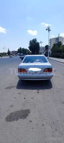 Mercedes E 240 2002, 367,000 km - 2.4 л - Yevlax