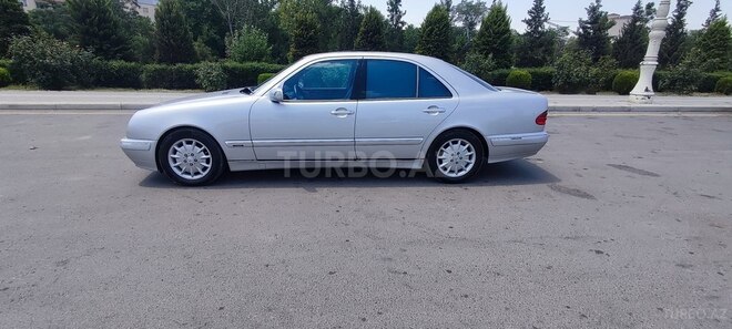 Mercedes E 240 2002, 367,000 km - 2.4 л - Yevlax