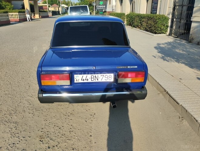 LADA (VAZ) 2107 2006, 25,600 km - 1.6 l - Salyan