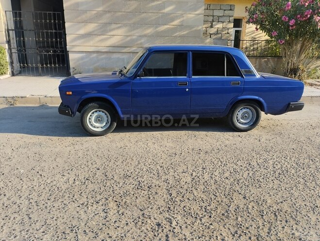 LADA (VAZ) 2107 2006, 25,600 km - 1.6 l - Salyan