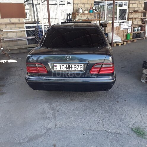 Mercedes E 240 1999, 342,000 km - 2.4 l - Zaqatala