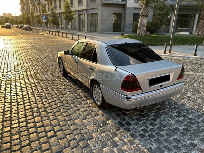 Mercedes C 220 1995, 320,000 km - 2.2 l - Bakı