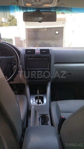 Volkswagen Jetta 2006, 325,000 km - 2.5 l - Bakı