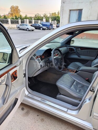 Mercedes E 320 1999, 339,000 km - 3.2 л - Sumqayıt
