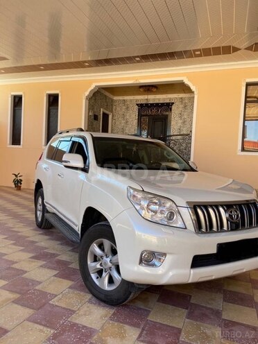 Toyota Prado 2012, 100,000 km - 2.7 л - Tovuz