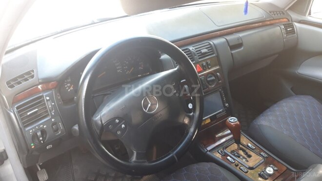 Mercedes E 200 2001, 490,000 km - 2.0 л - Bakı