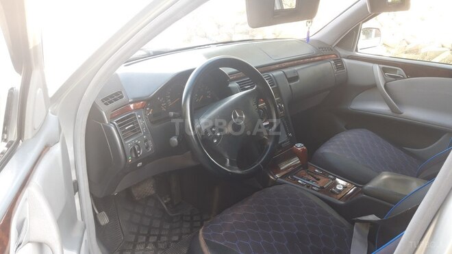Mercedes E 200 2001, 490,000 km - 2.0 л - Bakı
