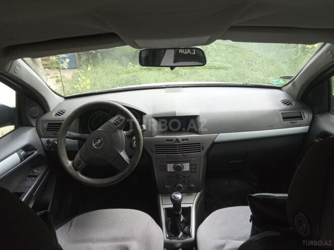 Opel Astra 2006, 250,000 km - 1.6 л - Balakən