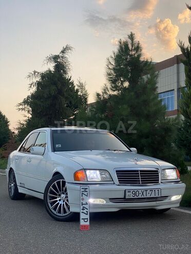 Mercedes C 230 2000, 310,000 km - 2.3 l - Saatlı