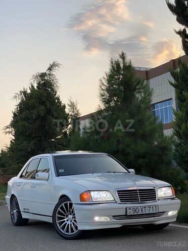 Mercedes C 230 2000, 310,000 km - 2.3 l - Saatlı