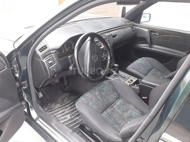 Mercedes E 230 1997, 320,000 km - 2.3 l - Göyçay
