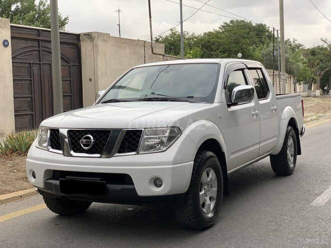 Nissan Navara 2015, 172,628 km - 2.5 l - Bakı