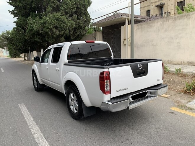 Nissan Navara 2015, 172,628 km - 2.5 l - Bakı