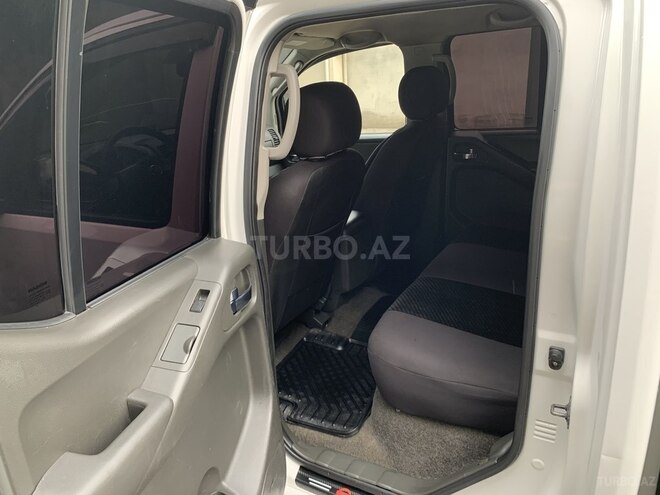 Nissan Navara 2015, 172,628 km - 2.5 l - Bakı