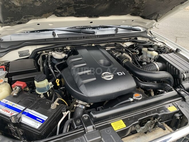 Nissan Navara 2015, 172,628 km - 2.5 l - Bakı