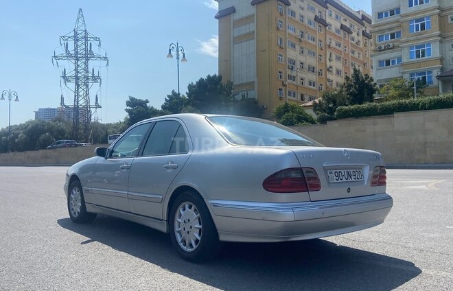 Mercedes E 220 2001, 482,000 km - 2.2 l - Bakı