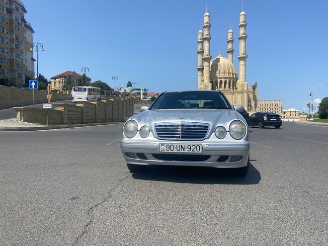 Mercedes E 220 2001, 482,000 km - 2.2 l - Bakı