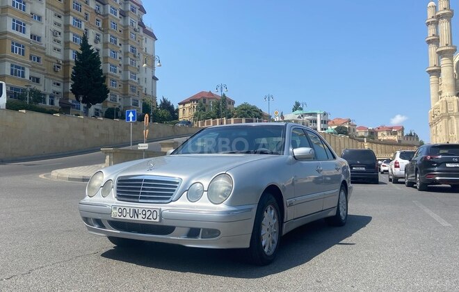 Mercedes E 220 2001, 482,000 km - 2.2 l - Bakı