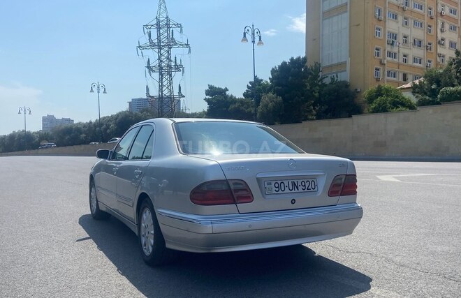 Mercedes E 220 2001, 482,000 km - 2.2 l - Bakı