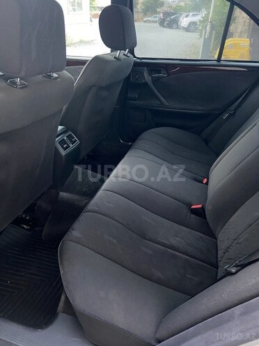 Mercedes E 220 2001, 482,000 km - 2.2 l - Bakı