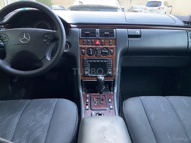 Mercedes E 220 2001, 482,000 km - 2.2 l - Bakı
