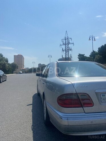 Mercedes E 220 2001, 482,000 km - 2.2 l - Bakı