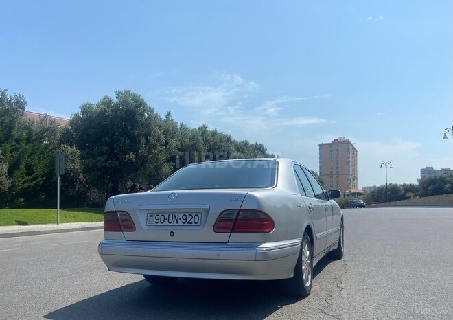 Mercedes E 220 2001, 482,000 km - 2.2 l - Bakı
