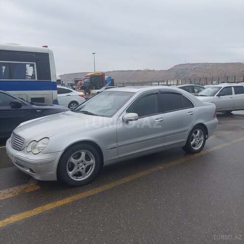 Mercedes C 320 2000, 409,009 km - 3.2 l - Bakı