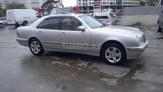 Mercedes E 270 2001, 405,000 km - 2.7 l - Bakı
