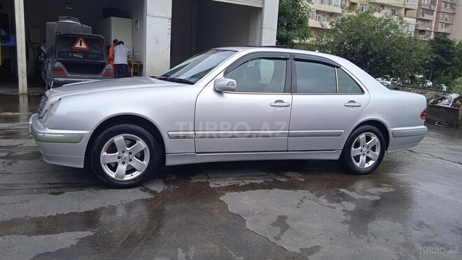 Mercedes E 270 2001, 405,000 km - 2.7 l - Bakı