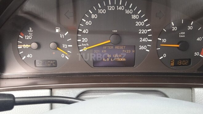 Mercedes E 270 2001, 405,000 km - 2.7 l - Bakı