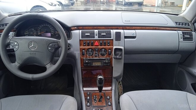Mercedes E 270 2001, 405,000 km - 2.7 l - Bakı