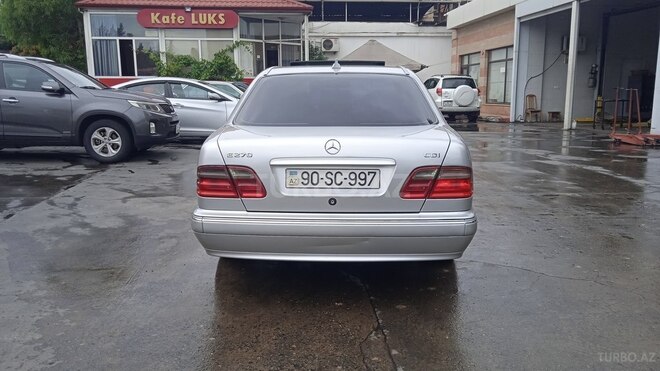 Mercedes E 270 2001, 405,000 km - 2.7 l - Bakı