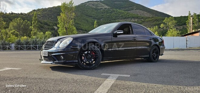 Mercedes E 240 2003, 280,000 km - 2.4 l - Şəki