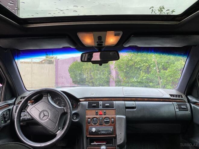 Mercedes E 230 1995, 426,000 km - 2.3 l - Bakı