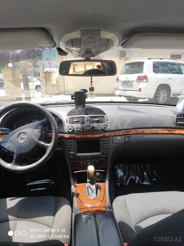 Mercedes E 240 2004, 16,942 km - 2.6 l - Masallı