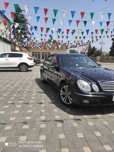 Mercedes E 240 2004, 16,942 km - 2.6 l - Masallı