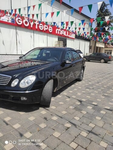 Mercedes E 240 2004, 16,942 km - 2.6 l - Masallı