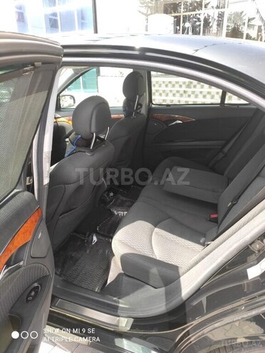 Mercedes E 240 2004, 16,942 km - 2.6 l - Masallı