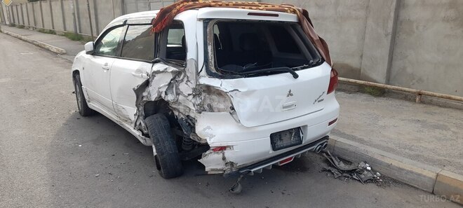 Mitsubishi Airtrek 2002, 320,400 km - 2.0 l - Bakı