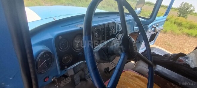ZIL 131 1988, 289,000 km - 4.7 l - Neftçala