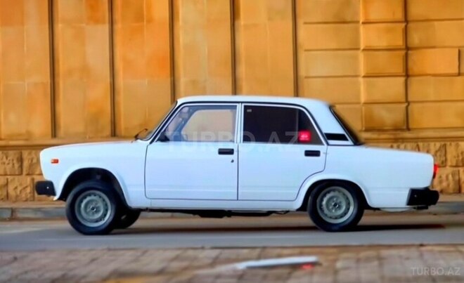 LADA (VAZ) 2107 2008, 90,000 km - 1.6 л - Saatlı