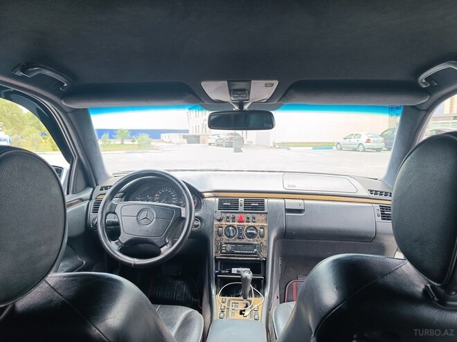 Mercedes E 220 1998, 449,000 km - 2.2 л - Sumqayıt