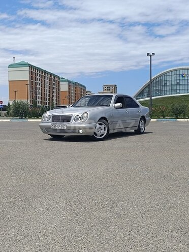 Mercedes E 220 1998, 449,000 km - 2.2 л - Sumqayıt