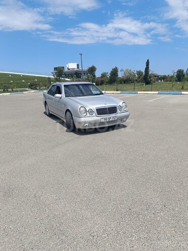 Mercedes E 220 1998, 449,000 km - 2.2 л - Sumqayıt