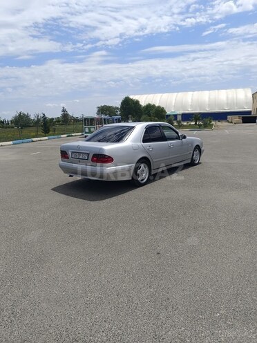 Mercedes E 220 1998, 449,000 km - 2.2 л - Sumqayıt