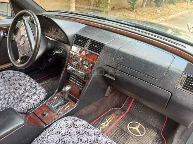 Mercedes C 200 1996, 300,476 km - 2.0 л - Bakı