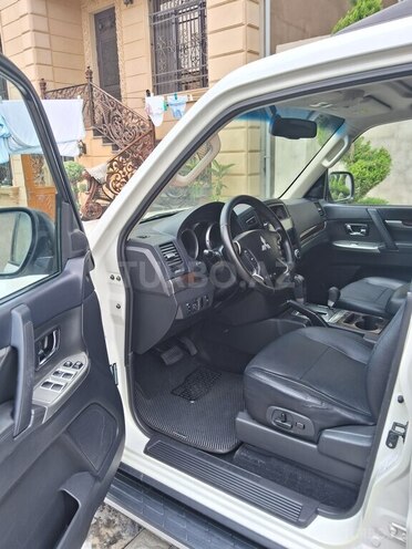 Mitsubishi Pajero 2014, 159,000 km - 3.5 л - Bakı