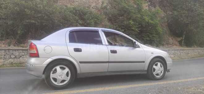 Opel Astra 1998, 441,115 km - 1.8 л - Qax