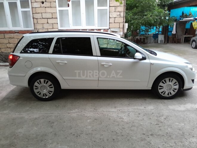 Opel Astra 2009, 395,000 km - 1.3 л - Masallı